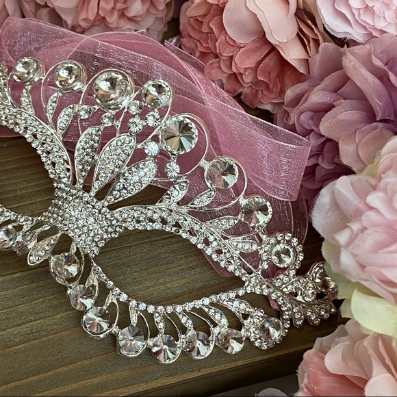 Stunning Crystal Venetian Masquerade Mask - Picture 8 of 14